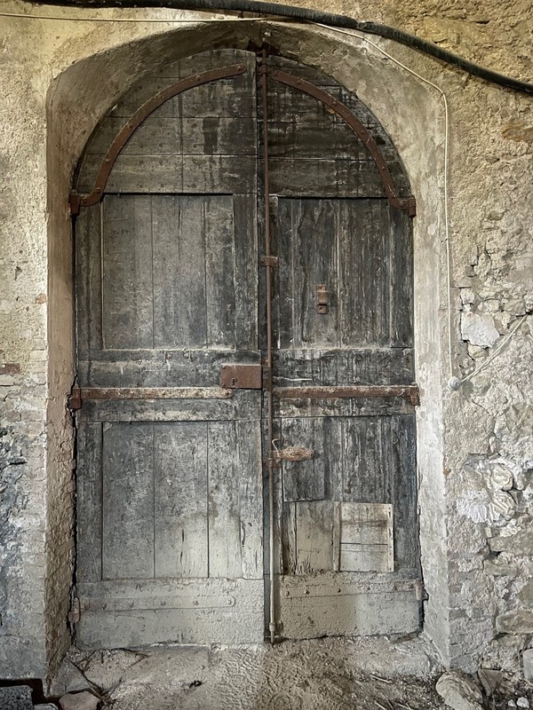 Ancienne porte agricole du Domaure de la Viveria